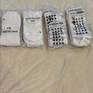 Gain The Edge White Socks (Adult) 4 pairs